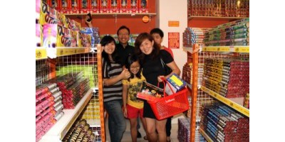 Enjoy Shopping @ Elang Mas